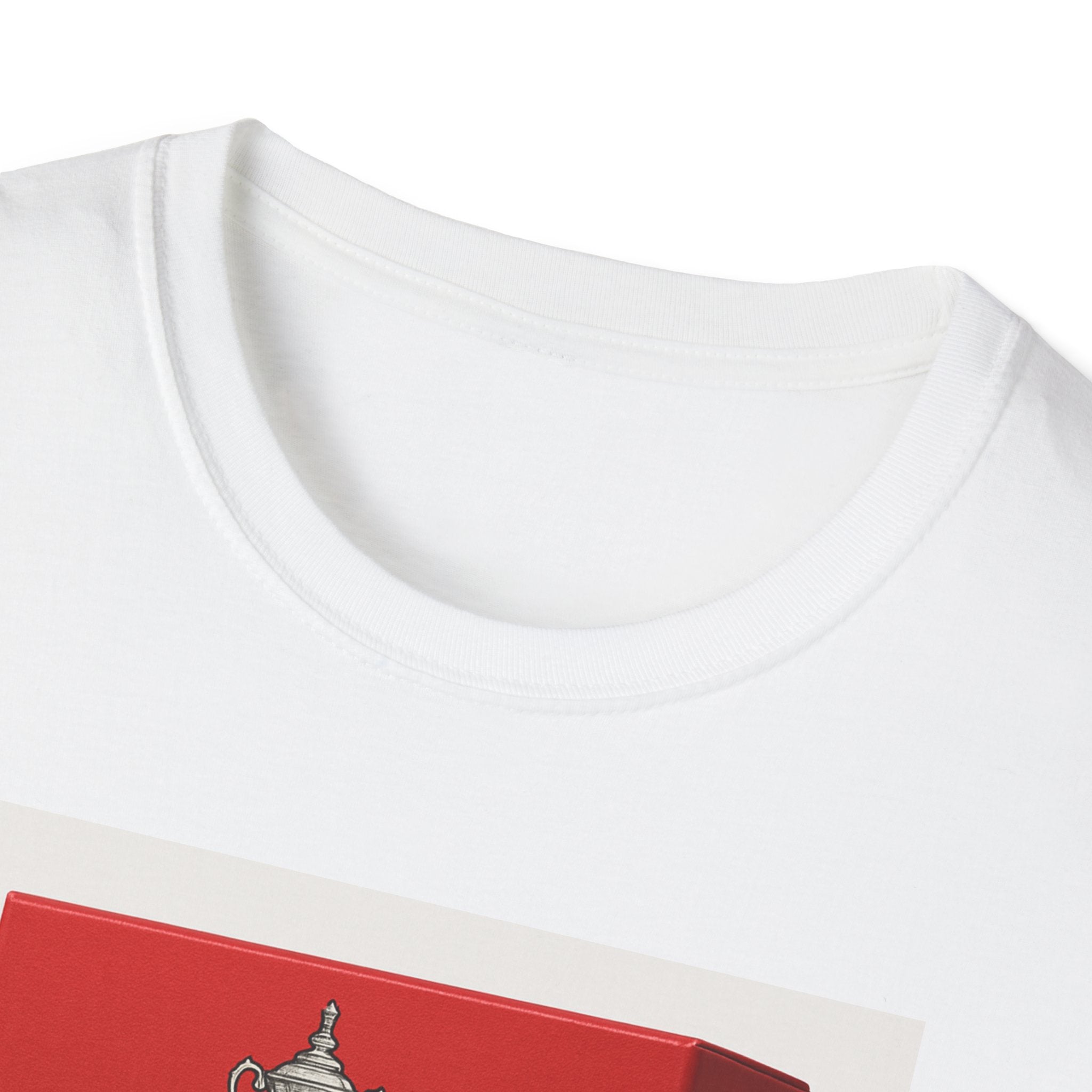 nan — t-shirt, detail close-up