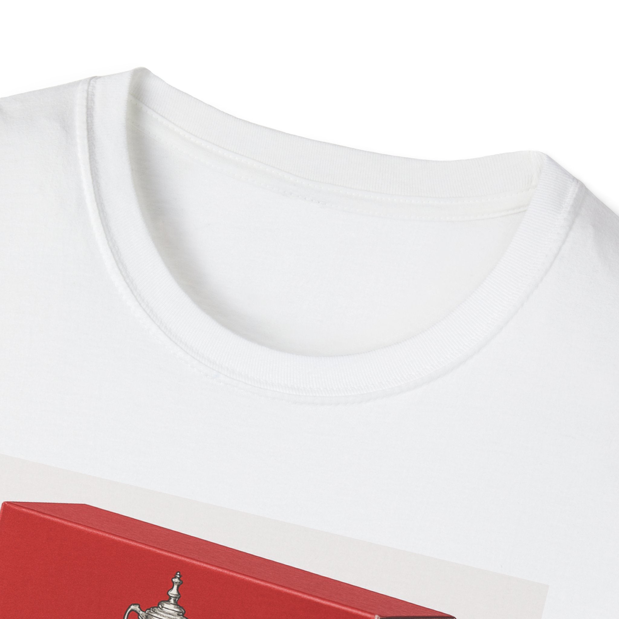 nan — t-shirt, detail close-up